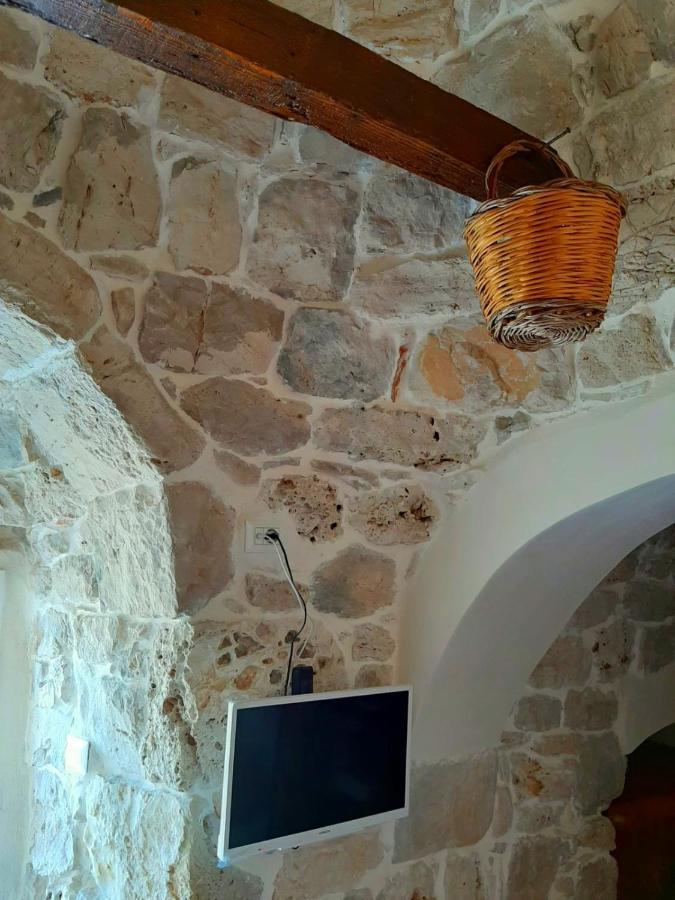Trullo Fellone Villa เชจลีเมสซาปิกา ภายนอก รูปภาพ